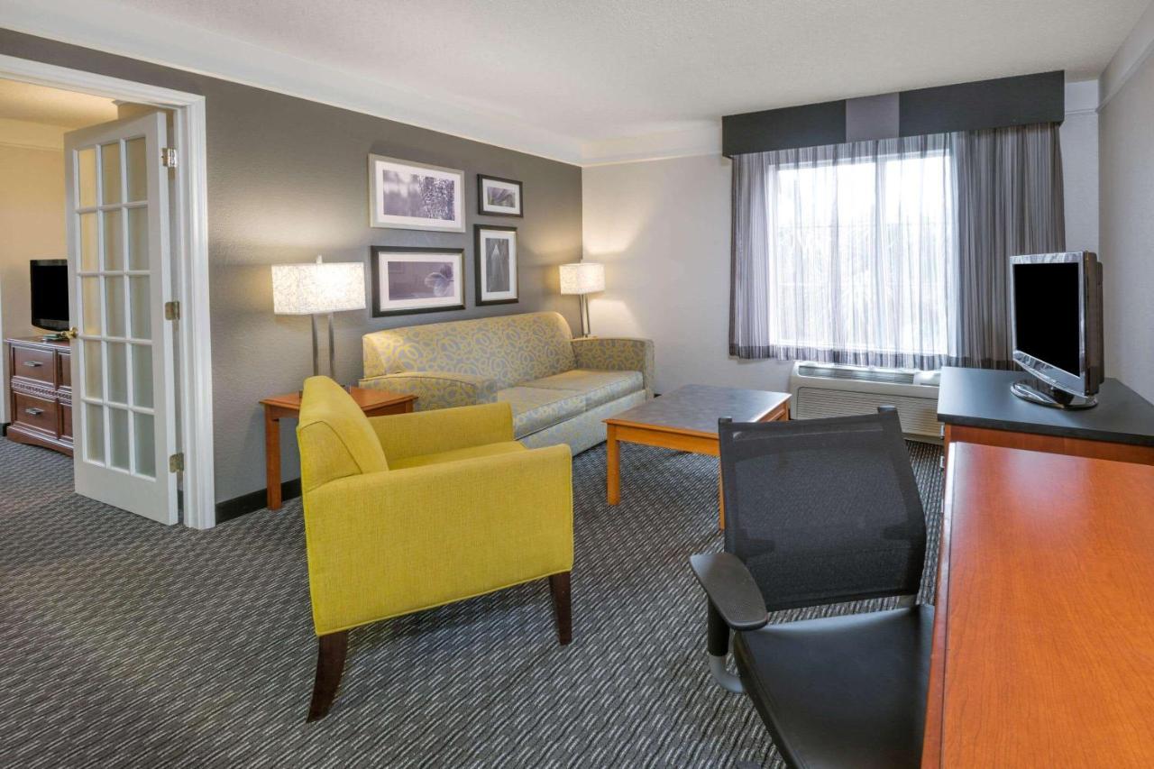 La Quinta Inn & Suites By Wyndham San Antonio Riverwalk Exteriér fotografie