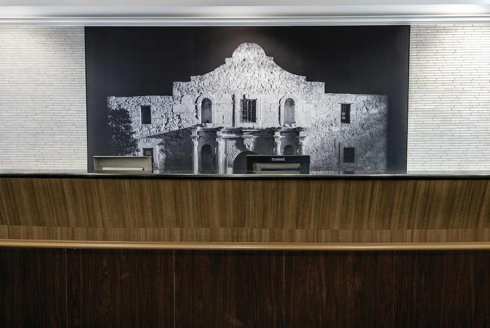La Quinta Inn & Suites By Wyndham San Antonio Riverwalk Exteriér fotografie