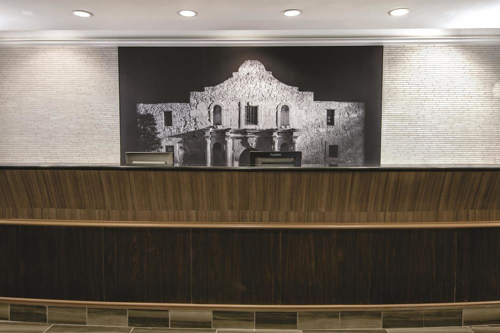 La Quinta Inn & Suites By Wyndham San Antonio Riverwalk Exteriér fotografie